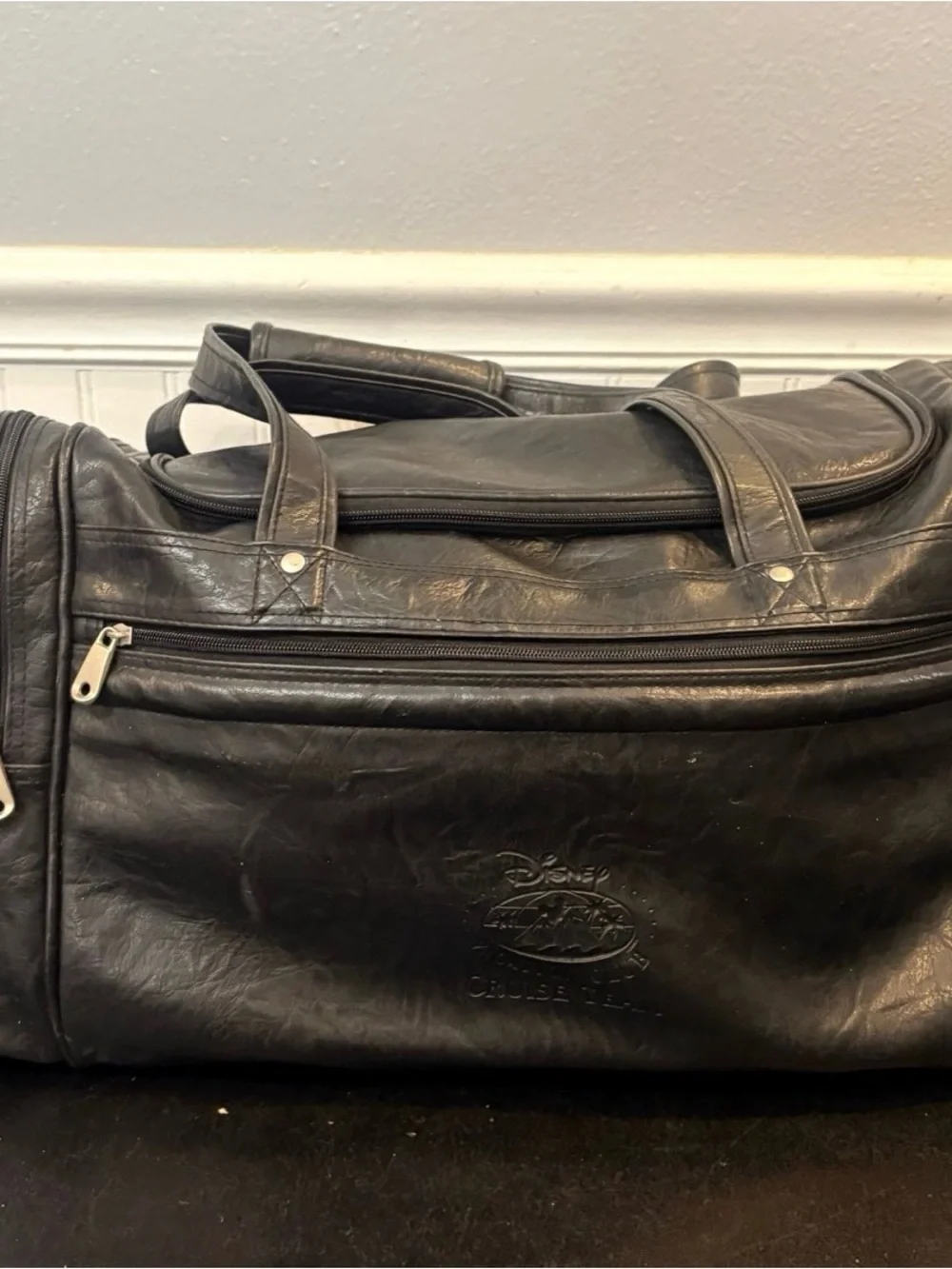 RARE Disney Vacation club Cruise Team Leather Duffle crossbody Bag HTF 90s